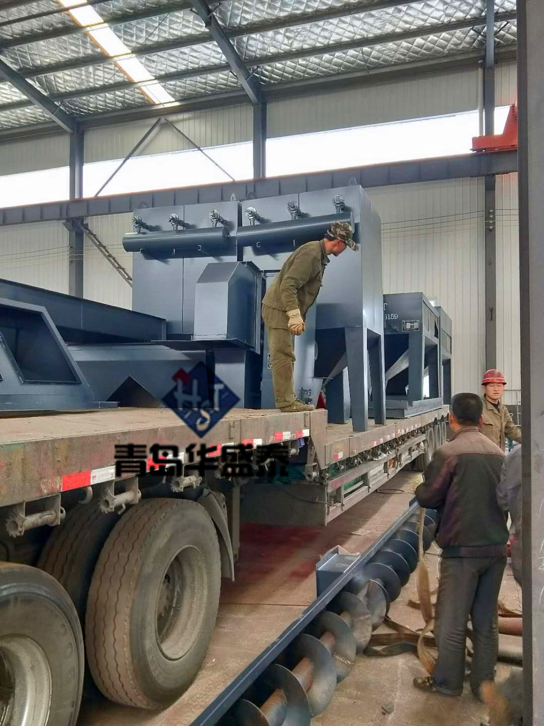 發往內蒙呼和浩特6930拋丸機發貨現場圖