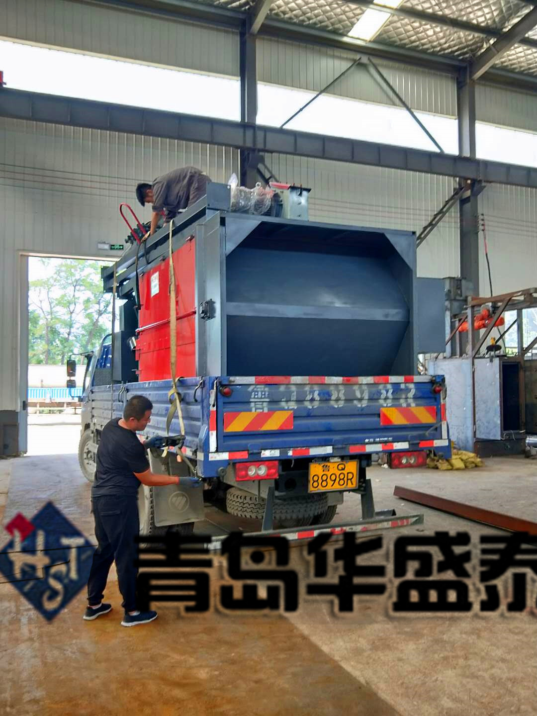 2018發往山東臨沂吊鉤式378拋丸機