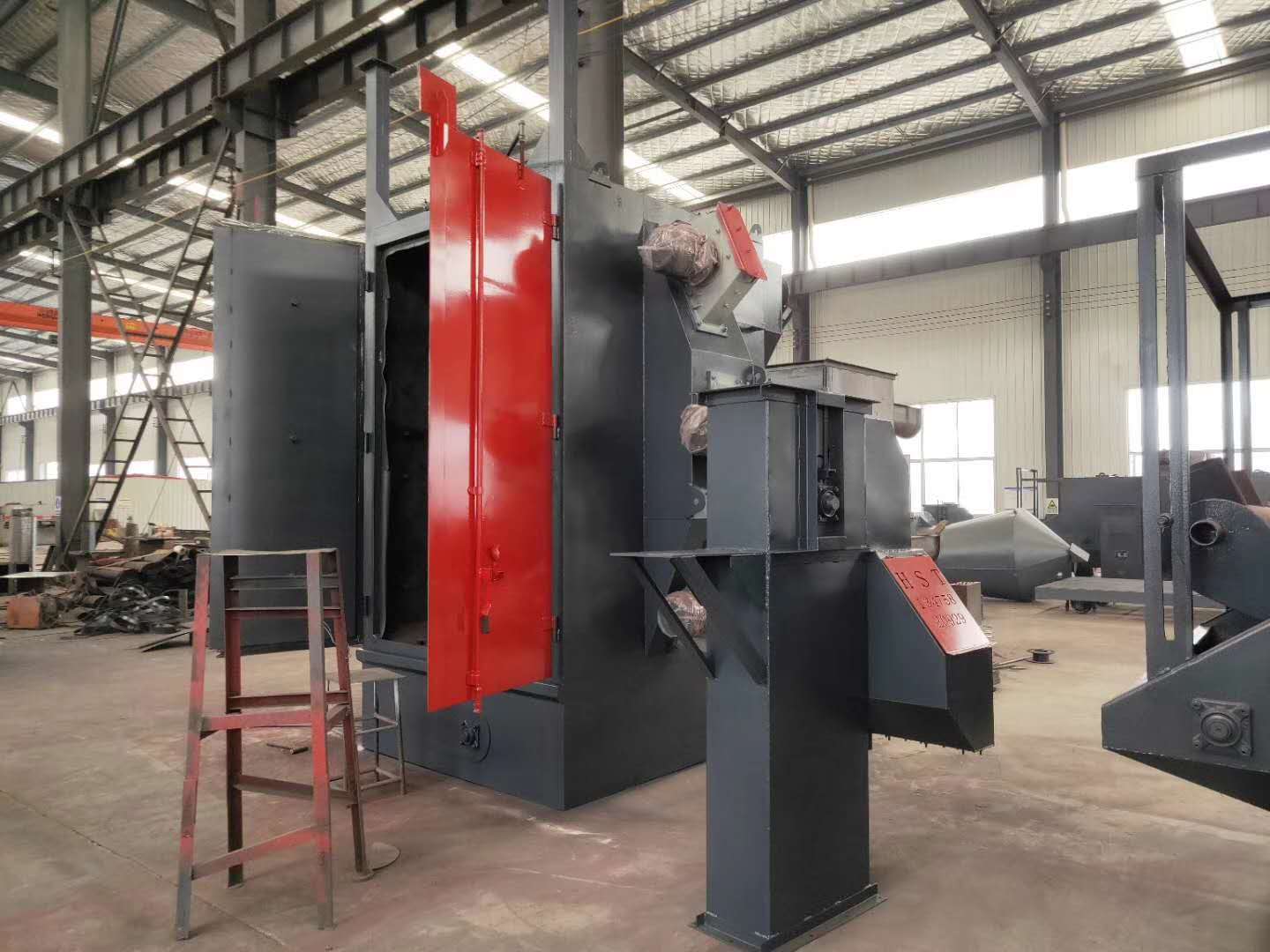 q3720吊鉤式拋丸機發往安徽